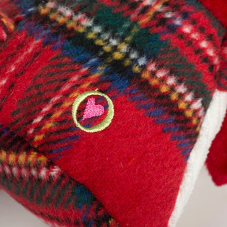 Close-up of embroidered heart detail on back of Tartan Tidings Fox Knottie®