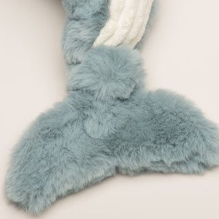 Close up of knotted tail on Mobie whale.