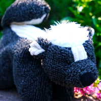 Squooshies™ Skunk Thumbnail