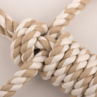 Close up of central knot of X-Brace jute rope.